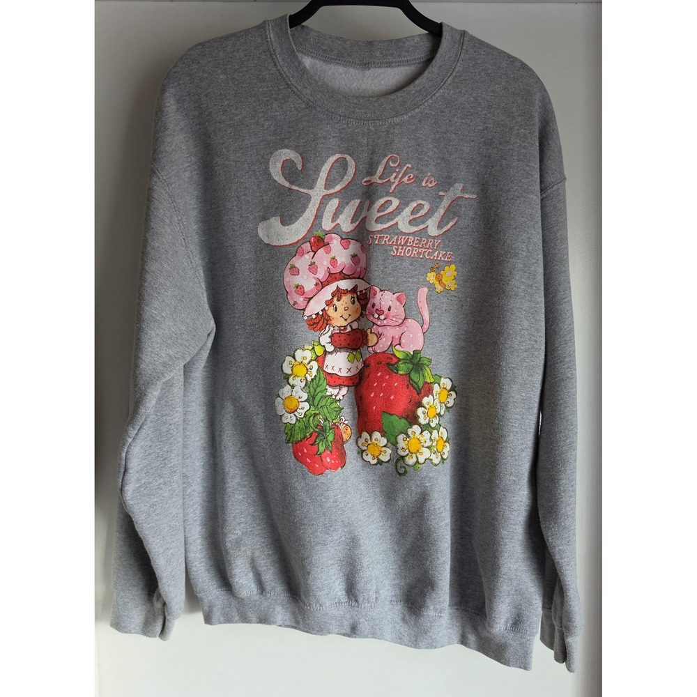Strawberry Shortcake Sweatshirt Women L Grey Graphic Crew Neck Pullover Retro